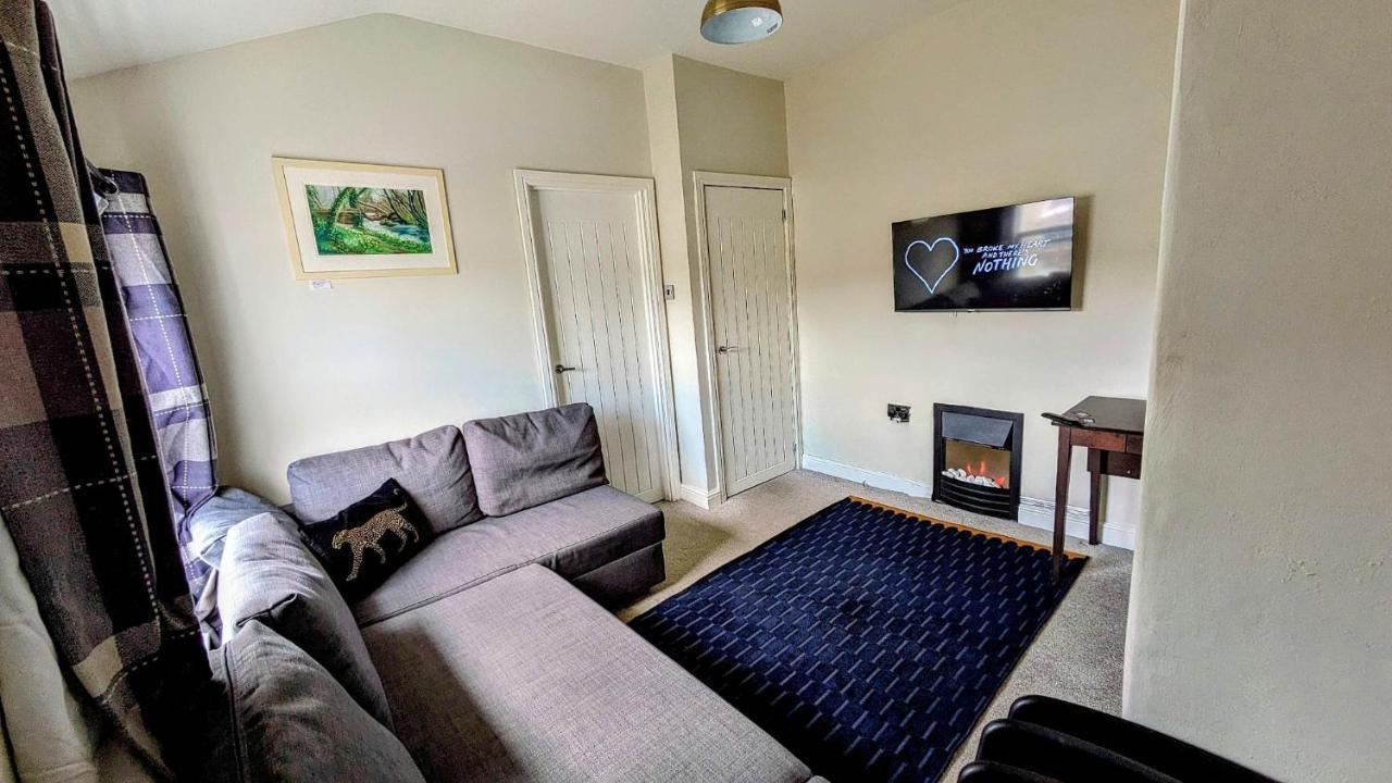 Converted Railway Cottage Swindon Exterior foto